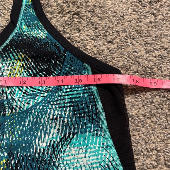 Lululemon Fast Lane Singlet 2016 Seawheeze size medium - Picture 5 of 5